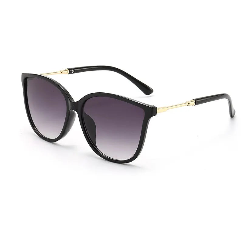 Lunettes de soleil vintage œil-de-chat pour femme – Design créateur rétro avec verres miroir, accessoire mode idéal pour la conduite.