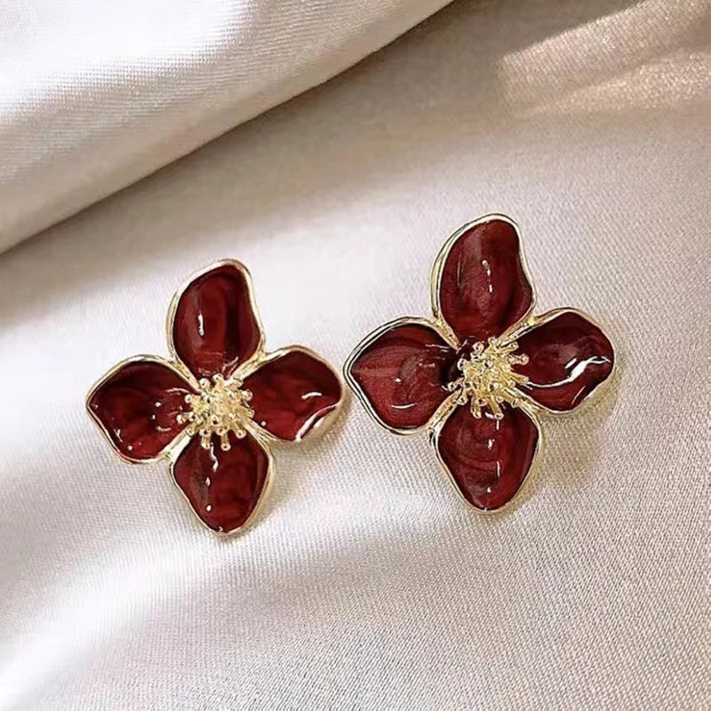 Boucles d’oreilles clous fleur hibiscus émaillée tombante pour femmes et filles, style français vintage 2025, mode coréenne, bijoux romantiques pour mariage, idées cadeaux.