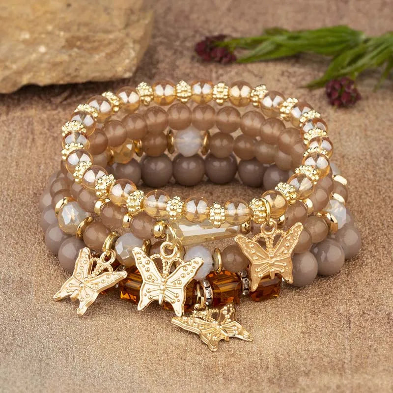 Lot de 4 bracelets tendance pour femme – Perles roses avec papillon, chaîne élastique, style bohème, parfait pour les fêtes et idées cadeaux