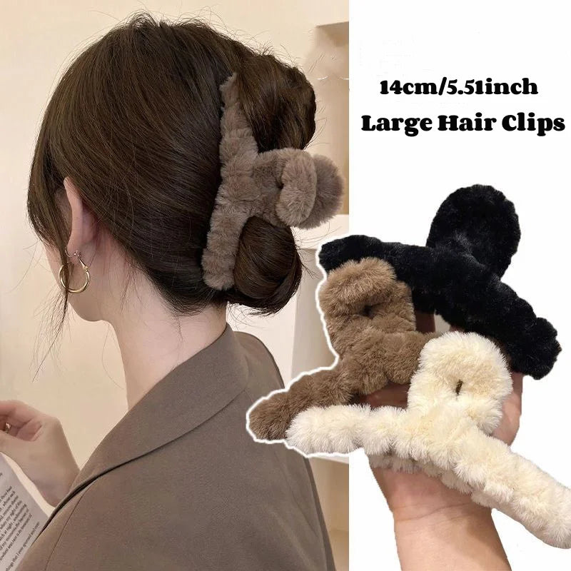 Grande Pince à Cheveux Peluche 14 cm – Style Coréen Élégant – Accessoire Fille/Femme