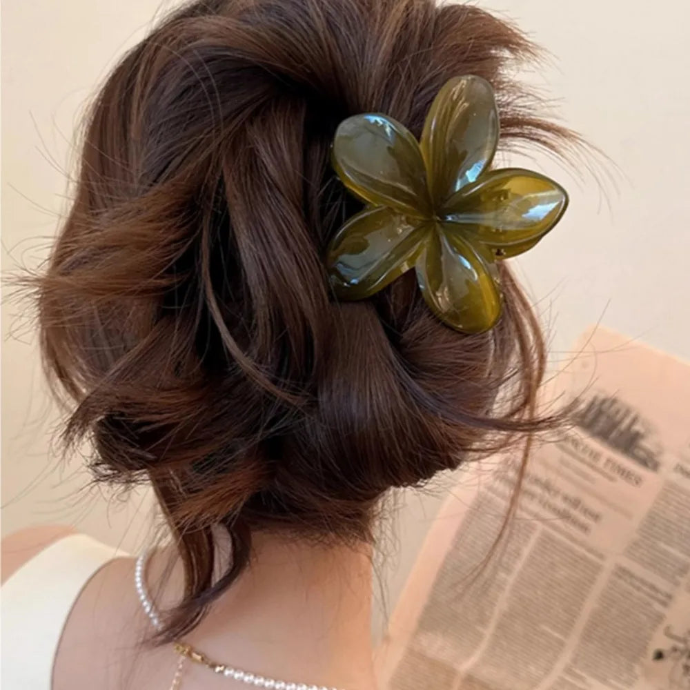 Grande pince à cheveux fleur effet sirène – 8 cm – Léger et tendance
