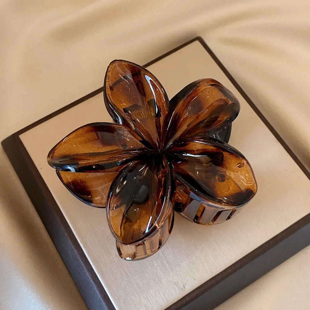 Grande pince à cheveux fleur effet sirène – 8 cm – Léger et tendance