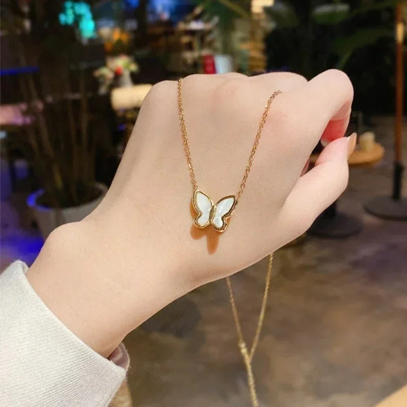 Nouveau collier perle pour femme 2025 – Style K-pop, couleur dorée, avec pendentif perlé, chaîne double couche type choker. Bijou de mode tendance gothique.
