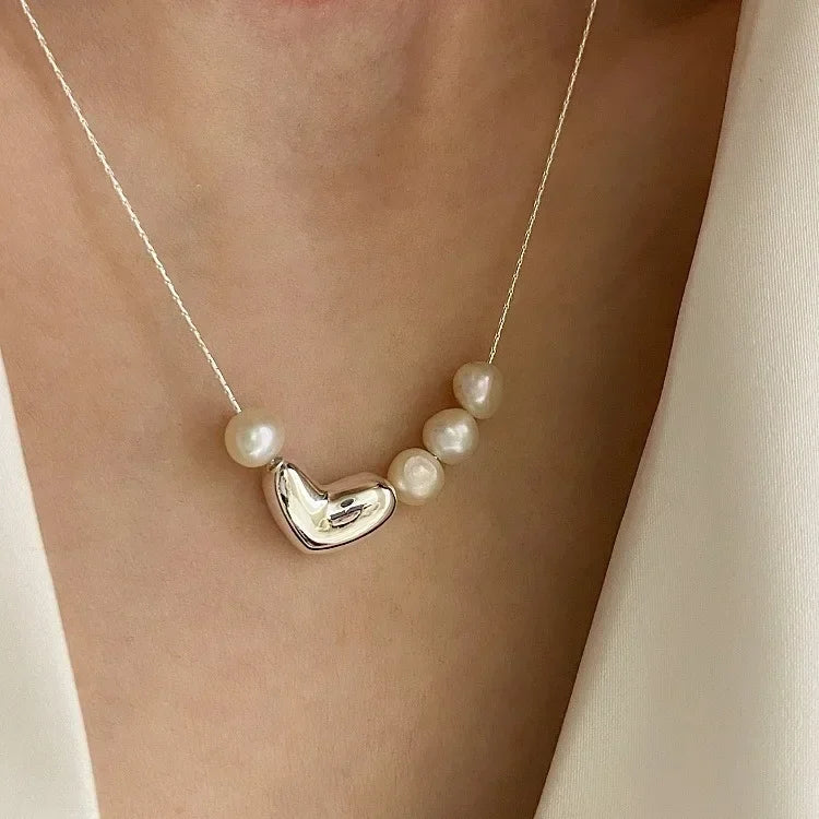 Nouveau collier perle pour femme 2025 – Style K-pop, couleur dorée, avec pendentif perlé, chaîne double couche type choker. Bijou de mode tendance gothique.
