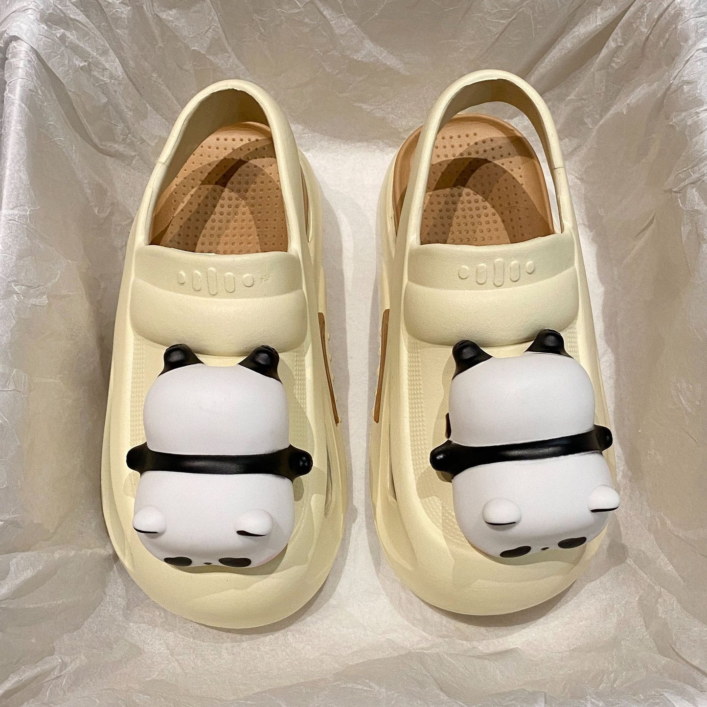 Pantoufles mignonnes 2025 avec lampe panda, sandales d'été femme, chaussures légères et amusantes