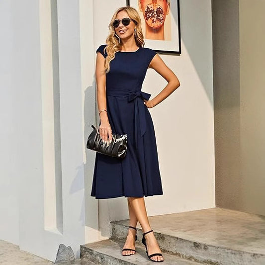 Robe d'Été à Col Rond, Sans Manches, Ceinturée – Imprimé Slim et Style Aérait