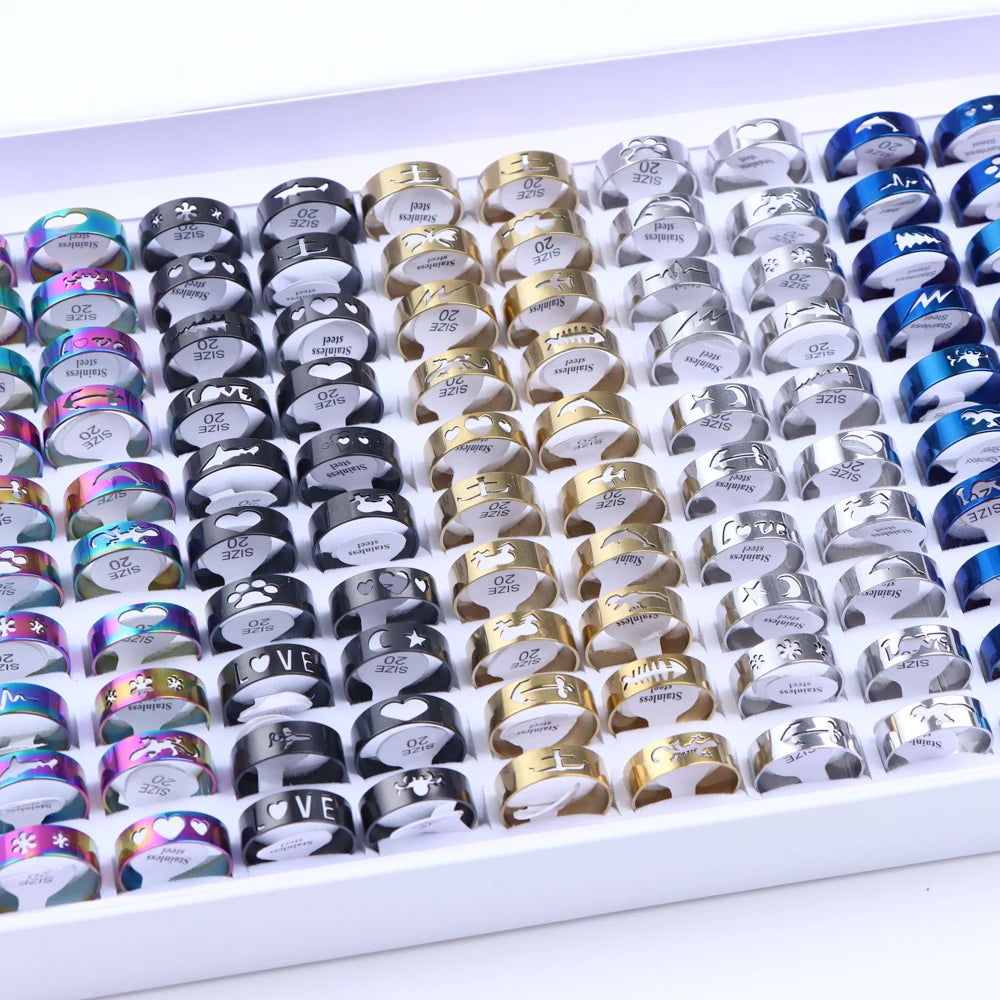 Lot de 10/20/30/50 bagues en acier inoxydable – Anneaux colorés à rayures ajourées, tendance et mode, pour femmes. Idéal en soirée, en déco ou en cadeau.