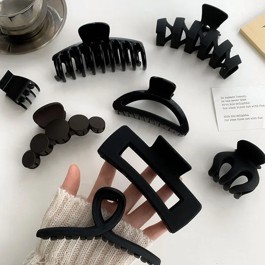 Pince à Cheveux Noire Élégante pour Femme – Accessoire Géométrique Chic