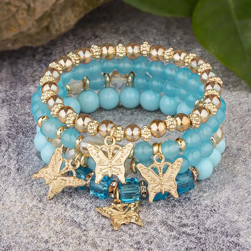 Lot de 4 bracelets tendance pour femme – Perles roses avec papillon, chaîne élastique, style bohème, parfait pour les fêtes et idées cadeaux