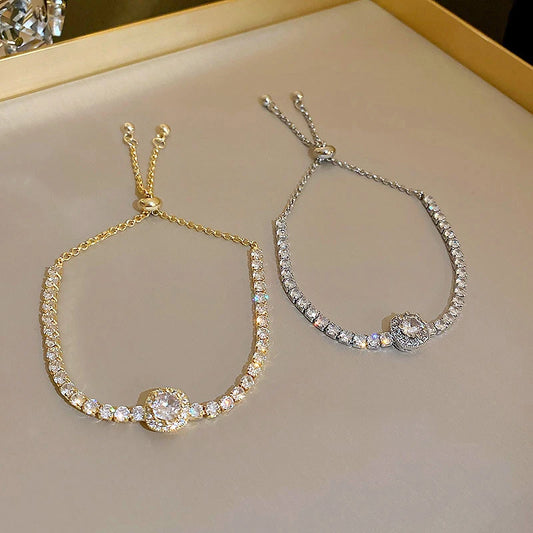 Bracelet réglable entièrement orné de strass, plaqué or 18K en acier inoxydable pour femmes – Bracelet carré en zircon tendance 2025, bijou élégant.