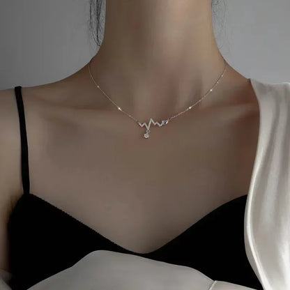 Nouveau collier perle pour femme 2025 – Style K-pop, couleur dorée, avec pendentif perlé, chaîne double couche type choker. Bijou de mode tendance gothique.