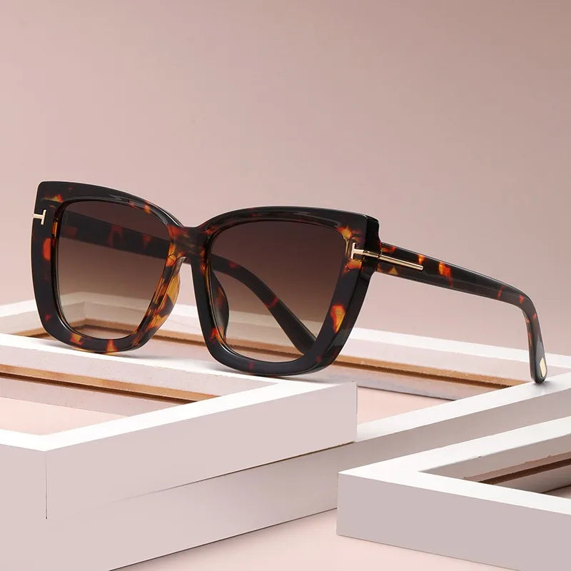 Lunettes de soleil œil-de-chat pour femme – Design de marque, style vintage 2024, haute qualité, monture large, tendance et élégante."