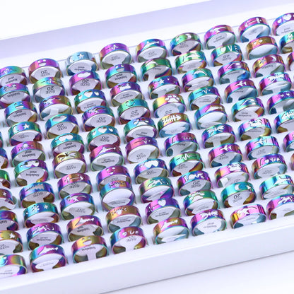 Lot de 10/20/30/50 bagues en acier inoxydable – Anneaux colorés à rayures ajourées, tendance et mode, pour femmes. Idéal en soirée, en déco ou en cadeau.