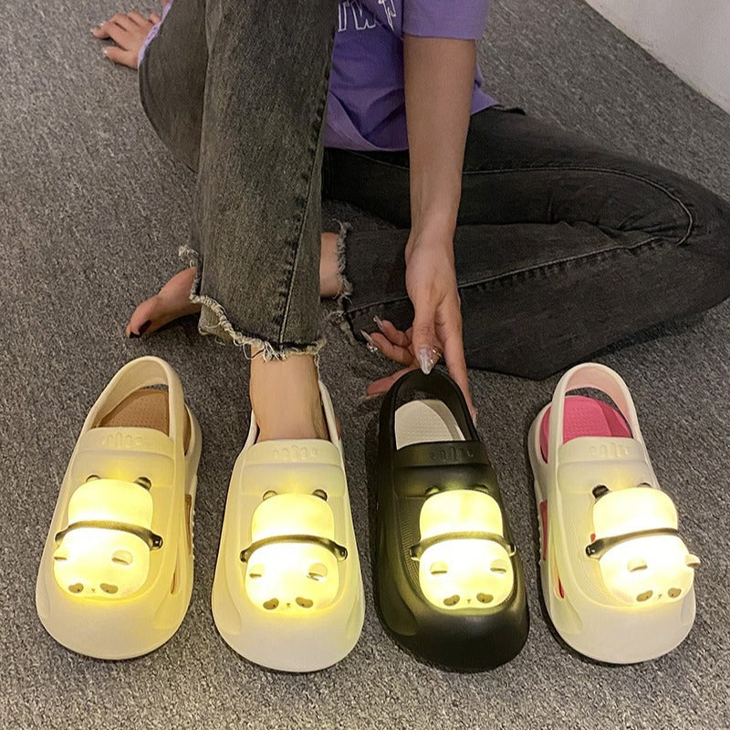 Pantoufles mignonnes 2025 avec lampe panda, sandales d'été femme, chaussures légères et amusantes